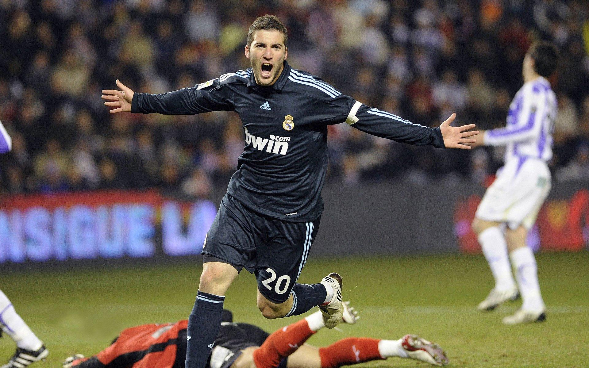 范戴克回应袖标风波<a href=