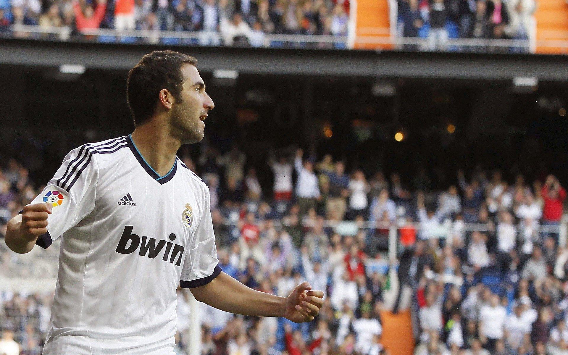 时光倒流廿一载,那一记改写历史的弧线仍映眼帘